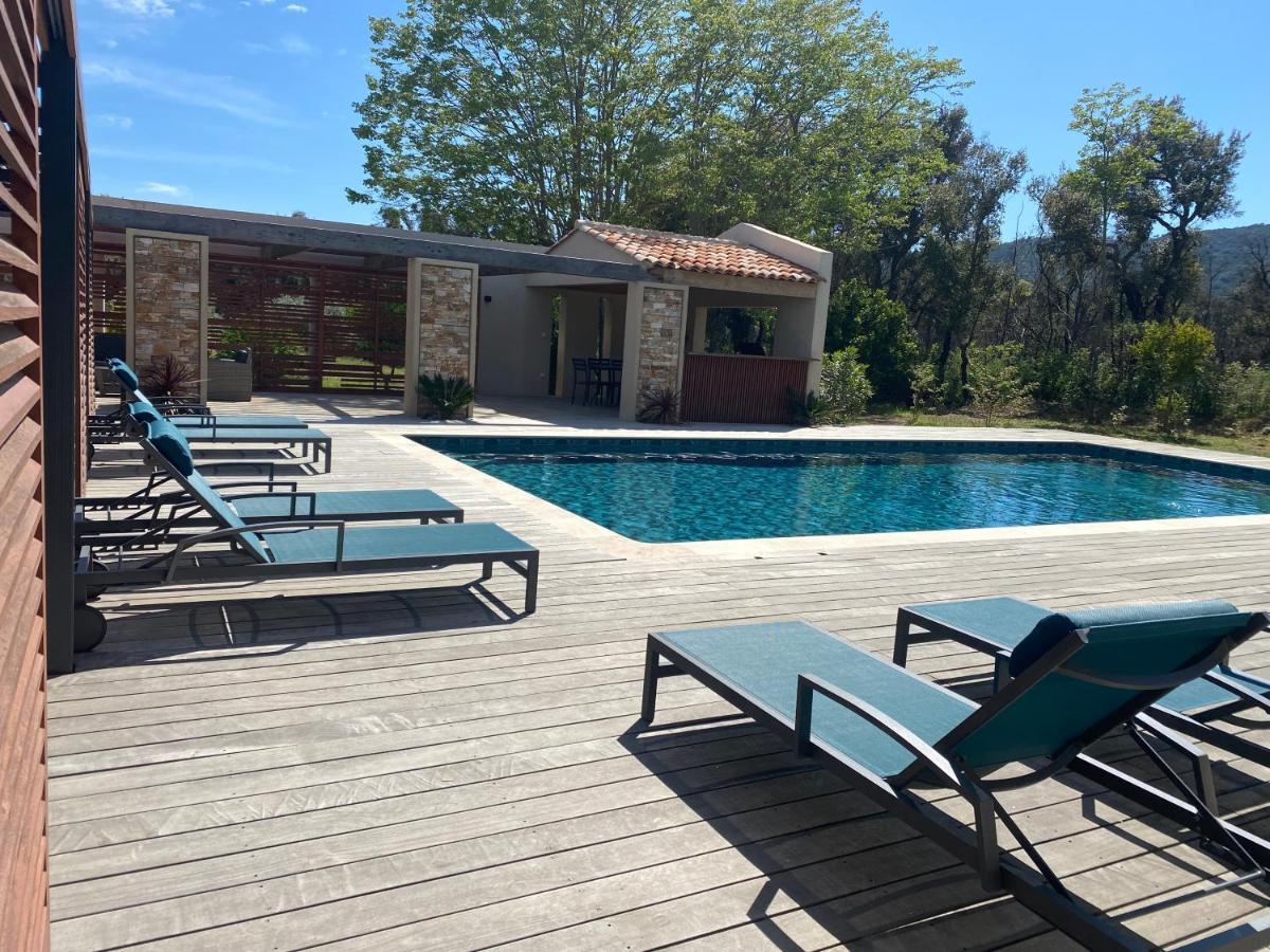 Magnifique Villa Avec Piscine Au Coeur Des Vignes Cogolin Eksteriør billede